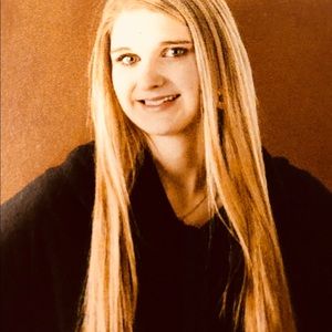 Meet your Posher, Caitlin